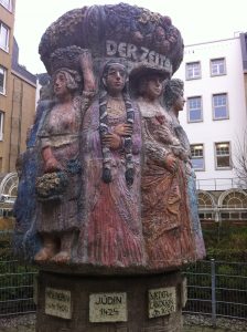 Der Kölner Frauenbrunnen An Farina